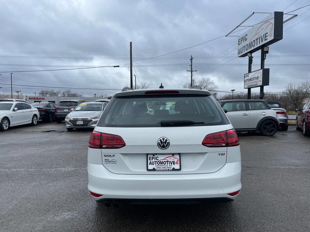 Used 2016 Volkswagen Golf S image 6