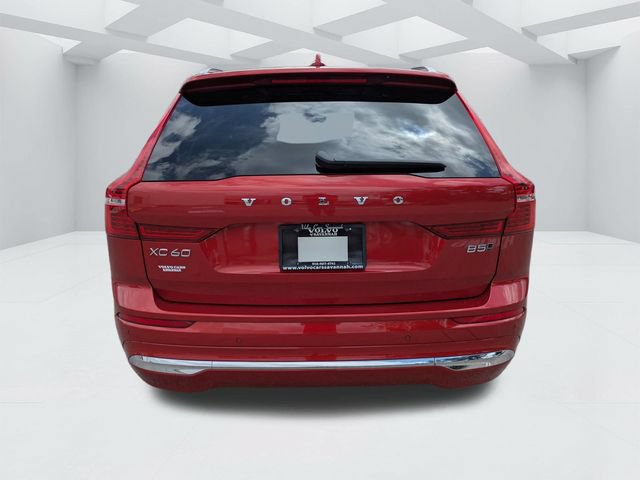 Certified 2023 Volvo XC60 B5 Plus AWD/4WD image 6