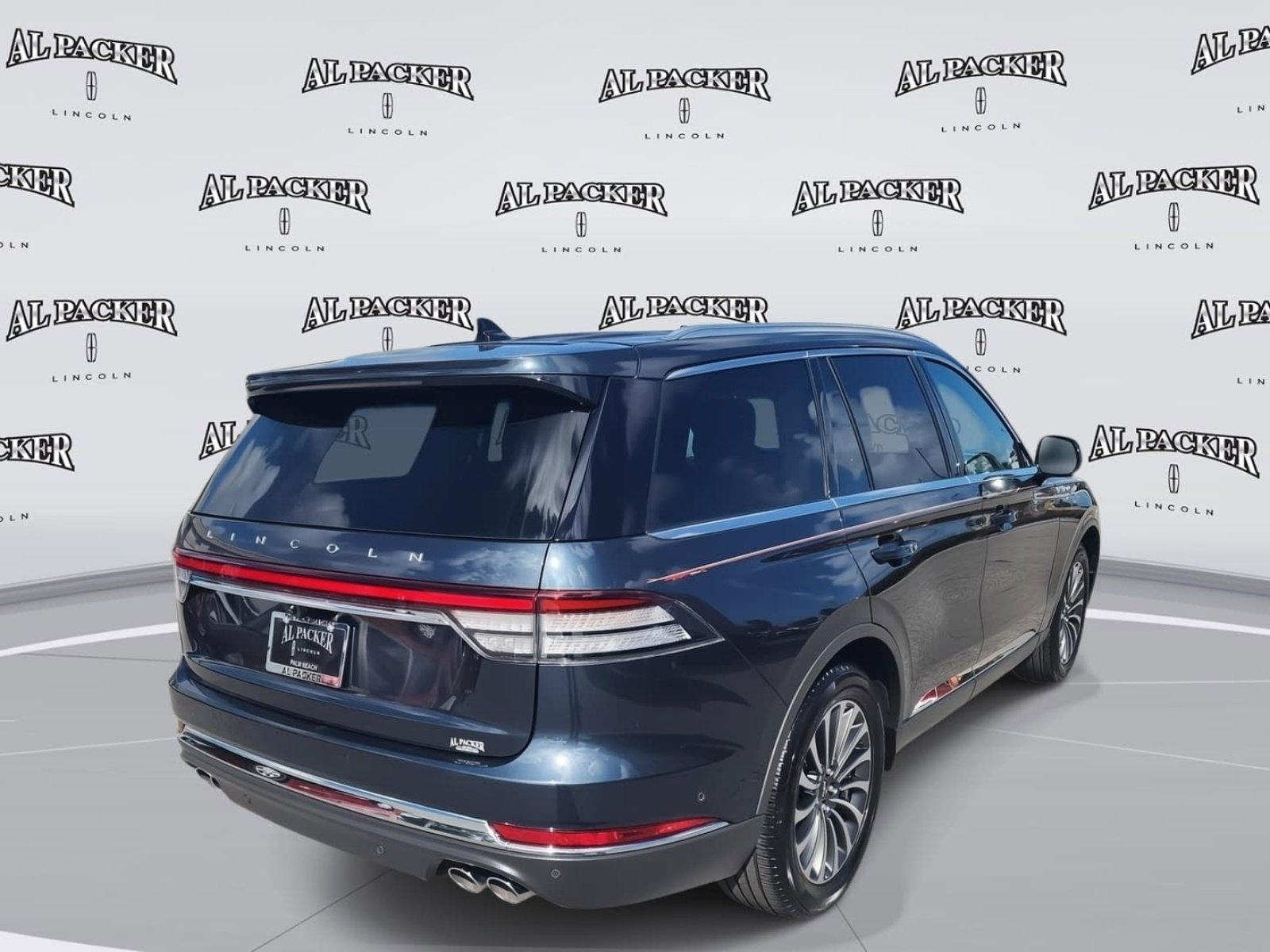 Used 2023 Lincoln Aviator Reserve w/ Equipment Group 201A image 5