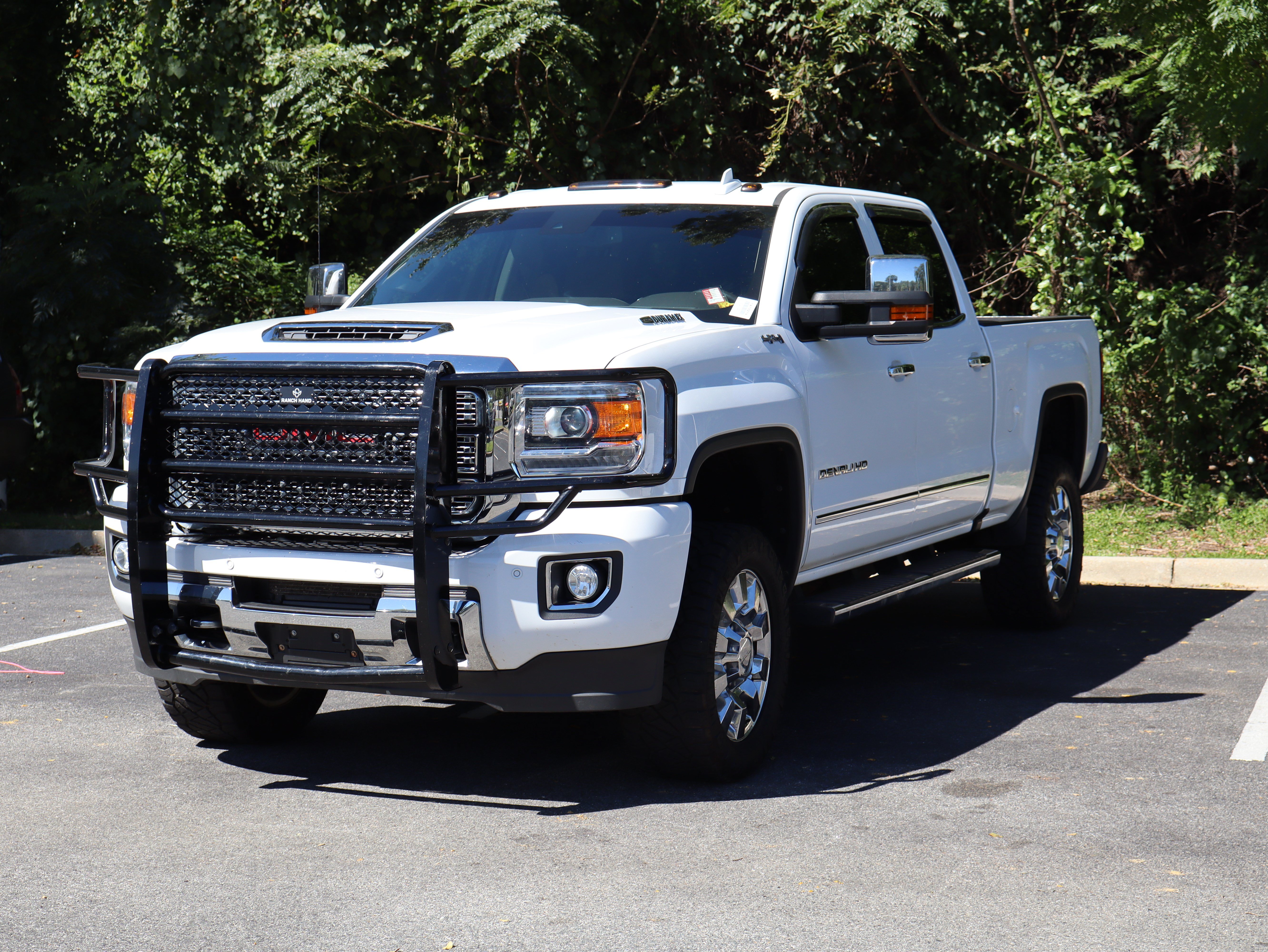 Used 2019 GMC Sierra 2500 Denali w/ Duramax Plus Package AWD/4WD image 5