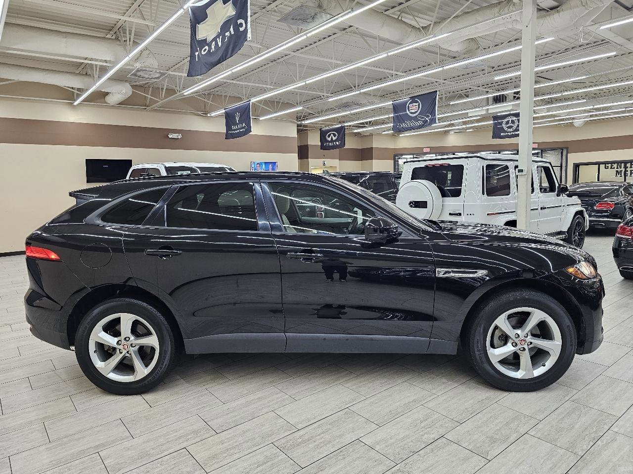 Used 2018 Jaguar F-PACE Premium AWD/4WD image 5