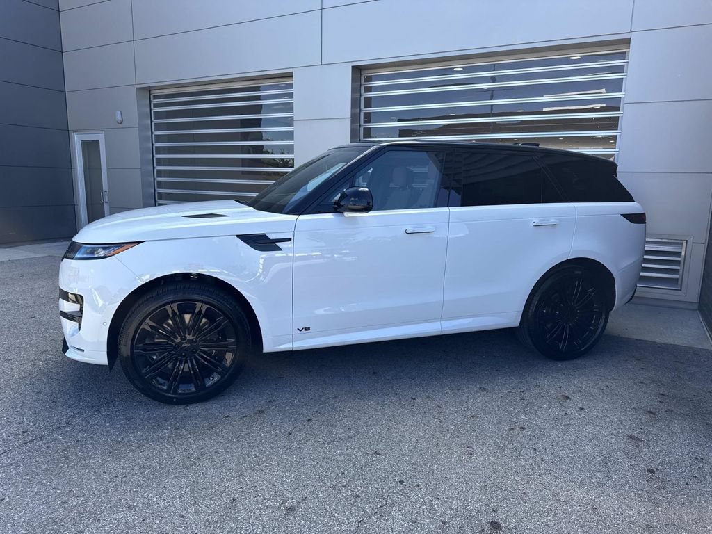New 2026 Land Rover Range Rover Sport Dynamic SE AWD/4WD image 3