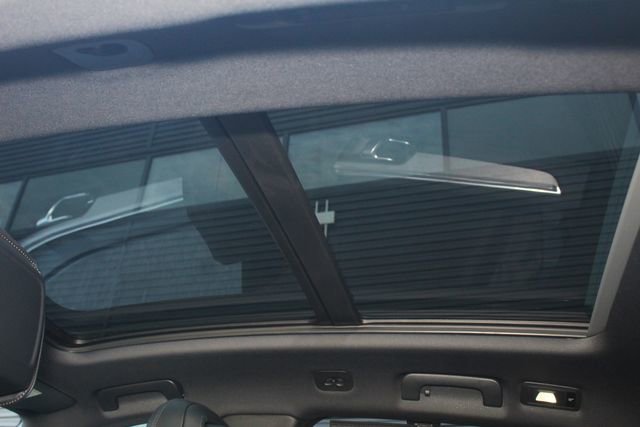 Certified 2026 Porsche Macan image 26