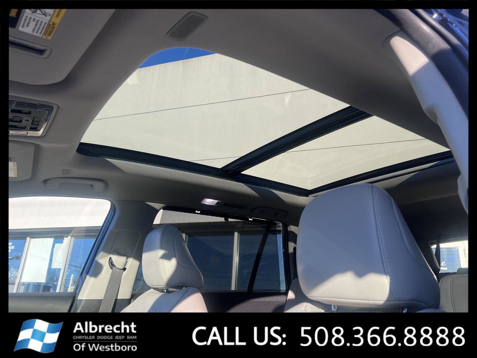 Used 2024 Toyota Grand Highlander Limited image 32