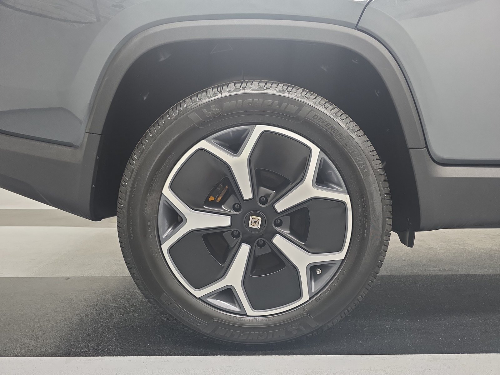 Used 2022 Rivian R1T Adventure AWD/4WD image 12
