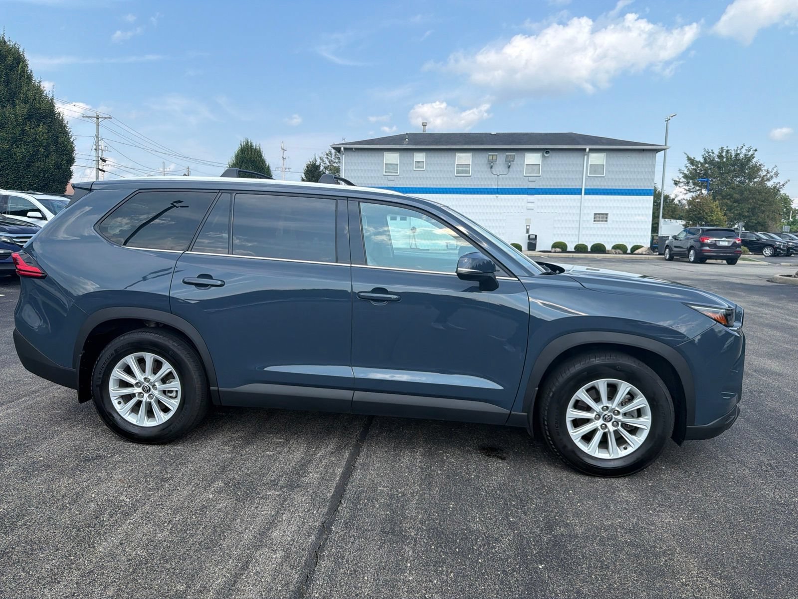 Used 2024 Toyota Grand Highlander AWD image 5