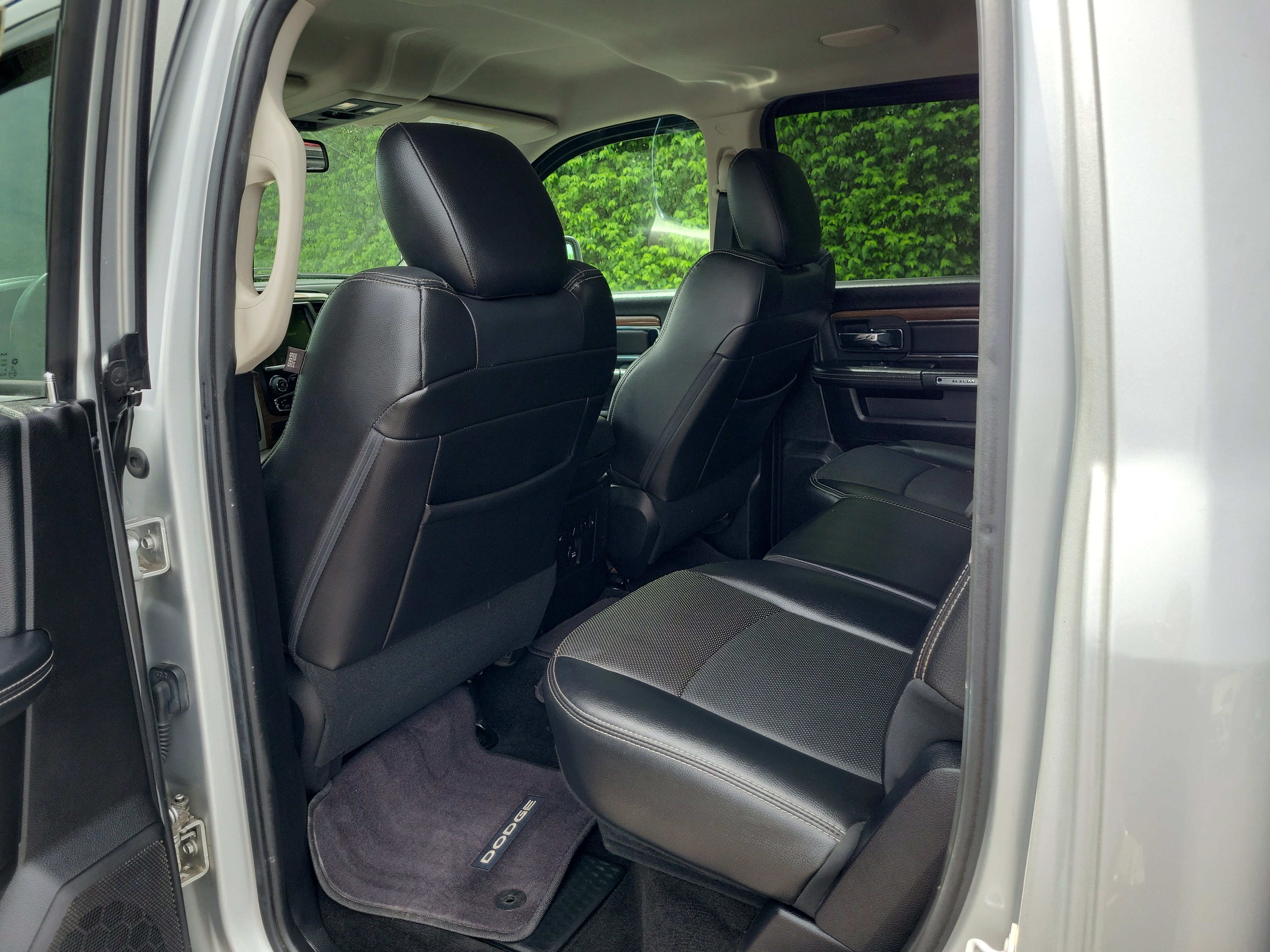 Used 2016 RAM 1500 Laramie AWD/4WD image 13