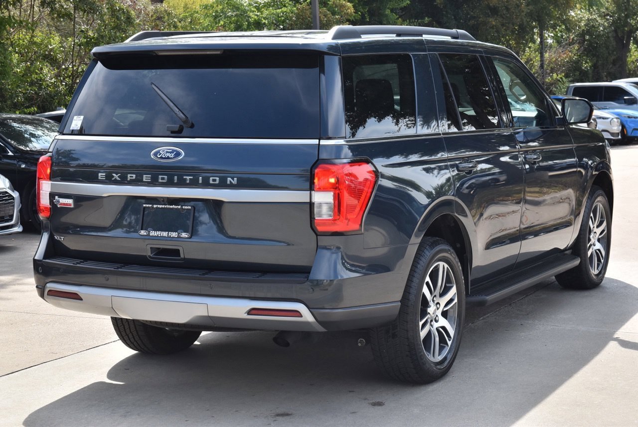 Used 2024 Ford Expedition XLT RWD image 8