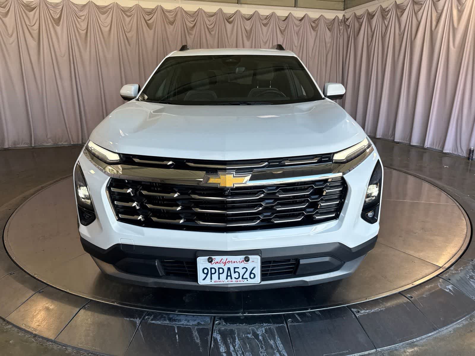 Used 2025 Chevrolet Equinox LT w/ Convenience Package II FWD image 2