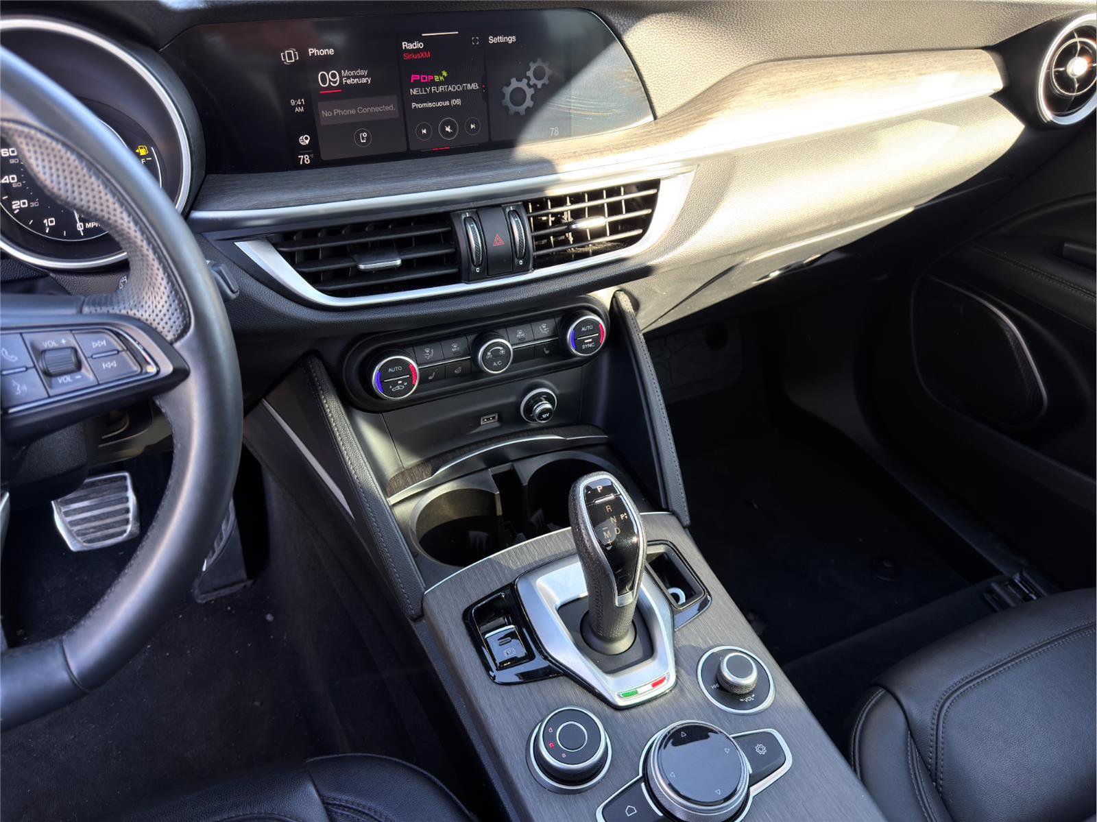 Used 2023 Alfa Romeo Stelvio Ti image 12