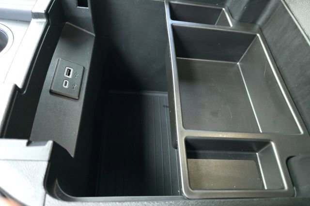 Used 2024 GMC Yukon SLT image 32
