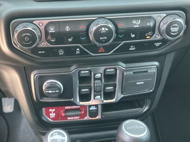 Used 2023 Jeep Gladiator Mojave w/ Cold Weather Group AWD/4WD image 17