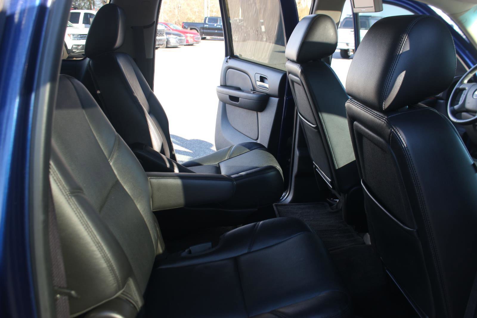Used 2012 Chevrolet Suburban LTZ image 40