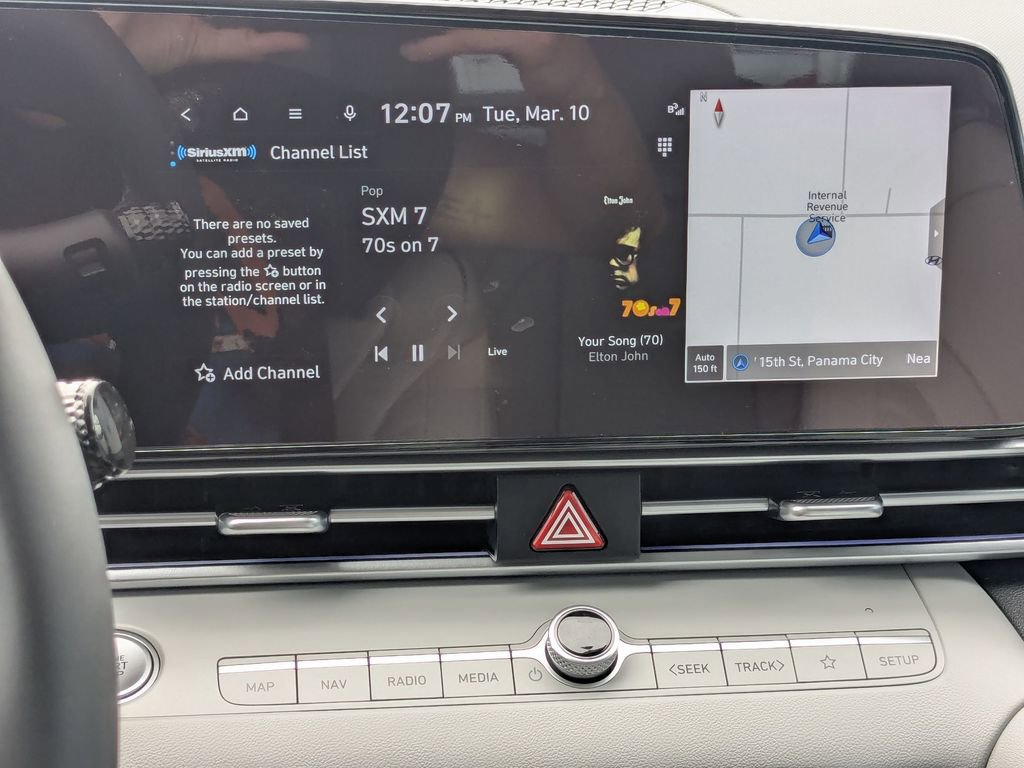 Certified 2025 Hyundai Elantra Limited image 13