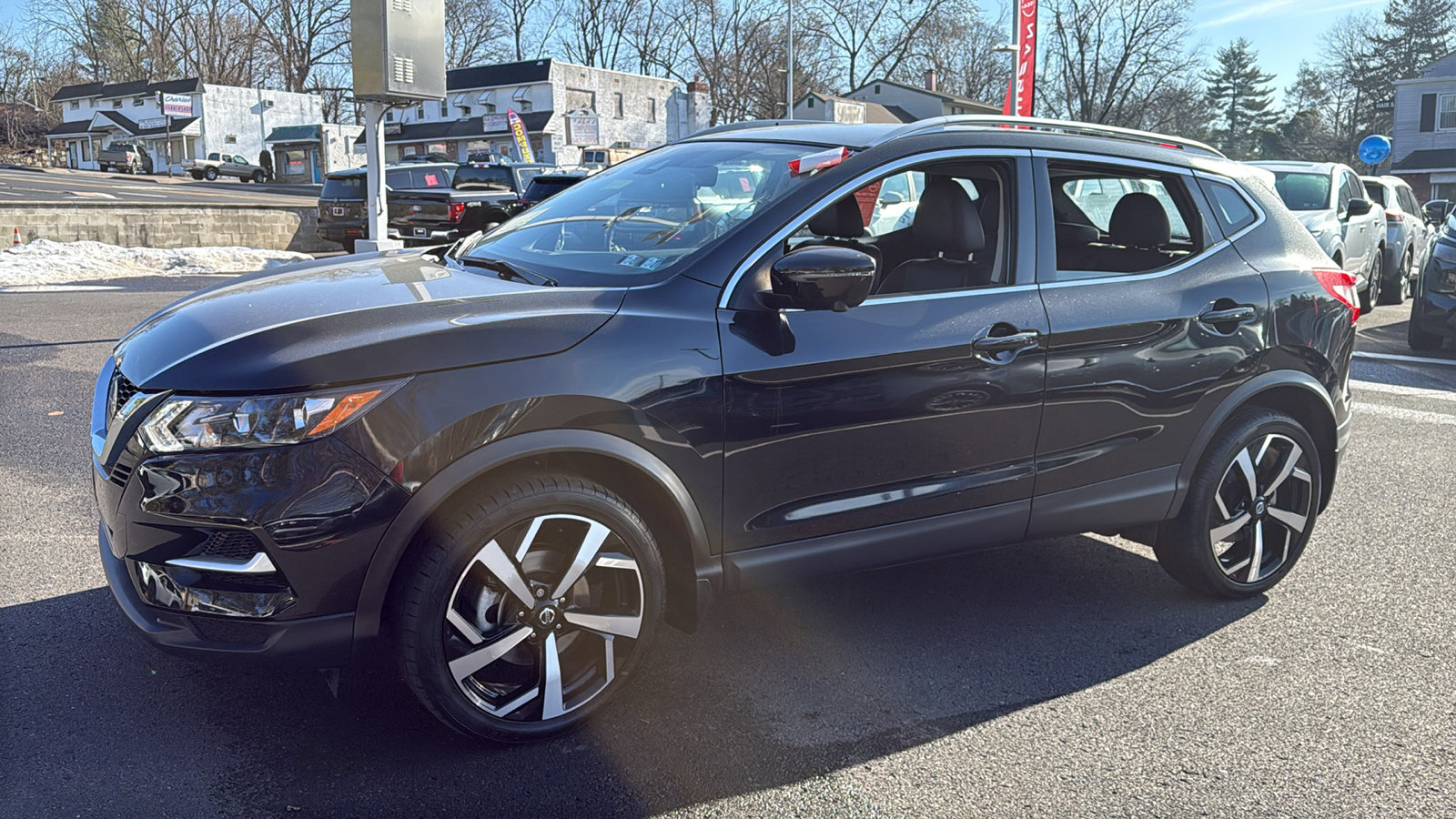 Used 2022 Nissan Rogue Sport SL image 3