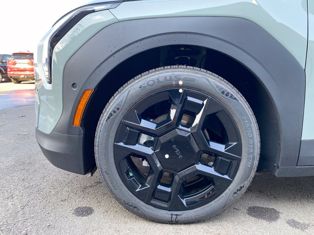 New 2027 Kia EV3 Land FWD image 34