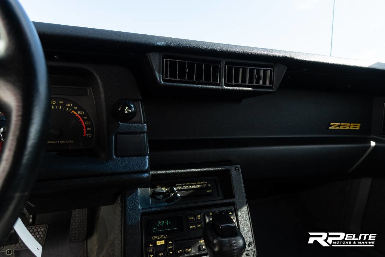 Used 1991 Chevrolet Camaro Z28 RWD image 70
