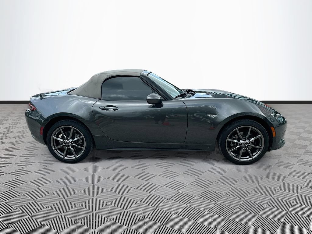 Used 2020 MAZDA MX-5 Miata Grand Touring RWD image 8