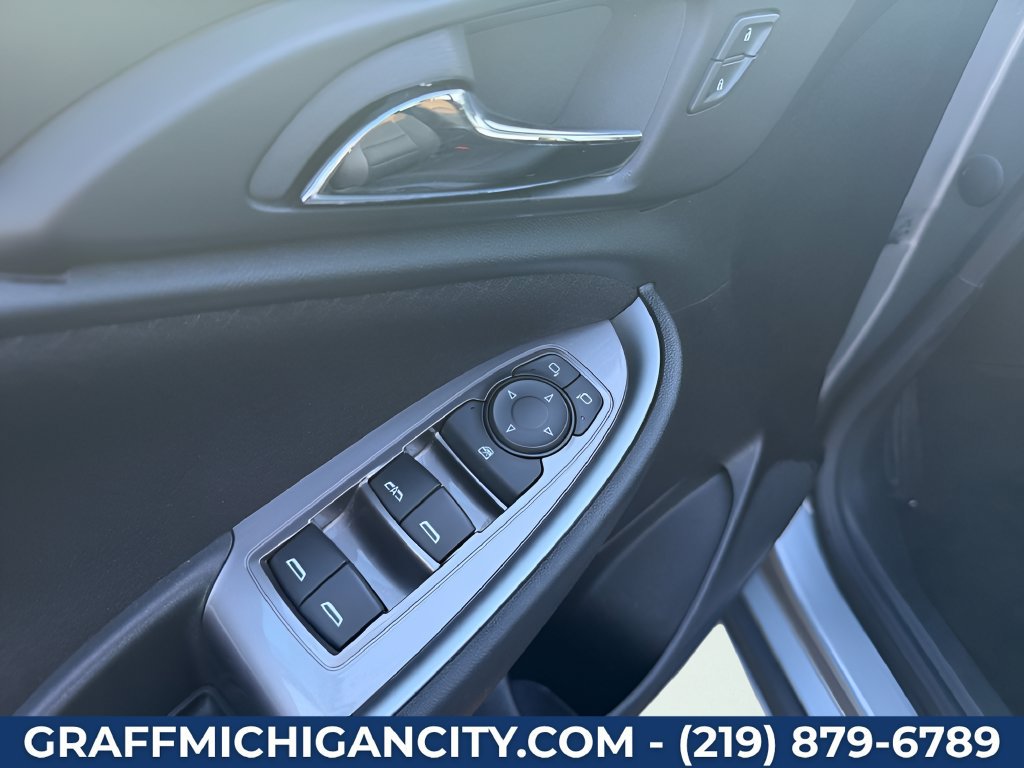 Used 2024 Chevrolet Malibu LT FWD image 10