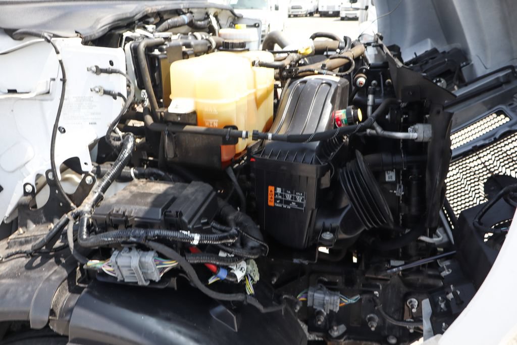 Used 2023 Ford F650 2WD Crew Cab Super Duty image 13