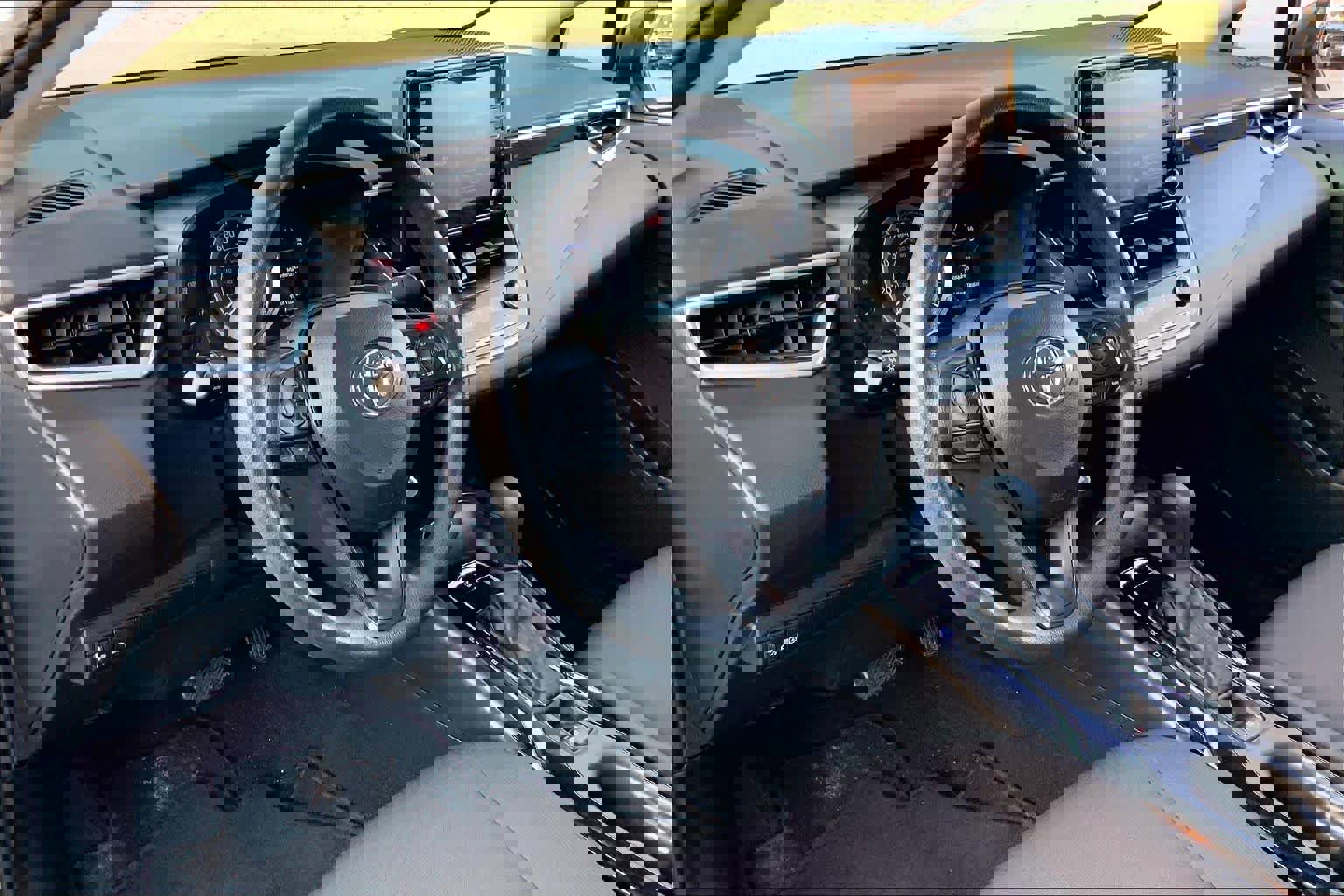 Used 2022 Toyota Corolla LE image 16