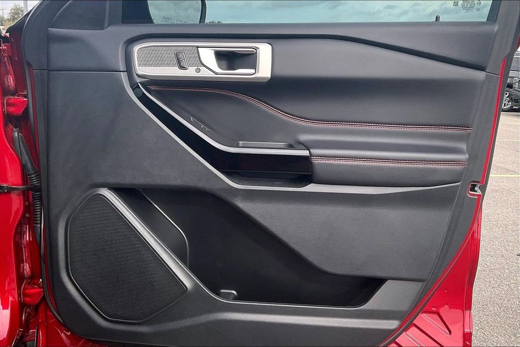 Used 2023 Ford Explorer ST-Line w/ Class IV Trailer Tow Package image 22