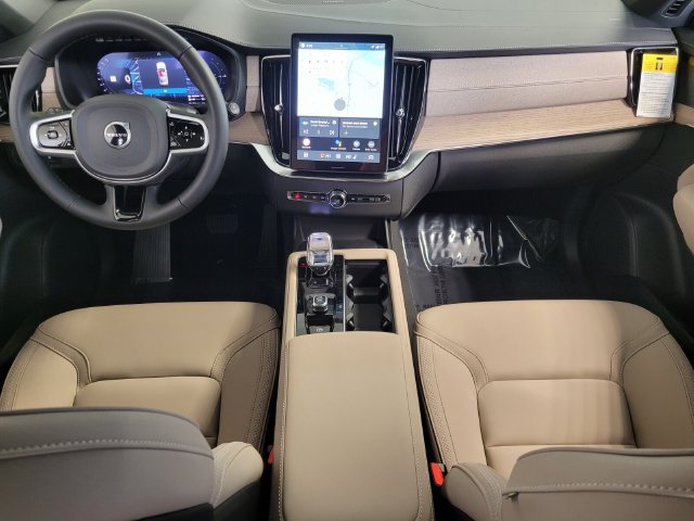 New 2026 Volvo XC90 T8 Plus w/ Protection Package Premier AWD/4WD image 18