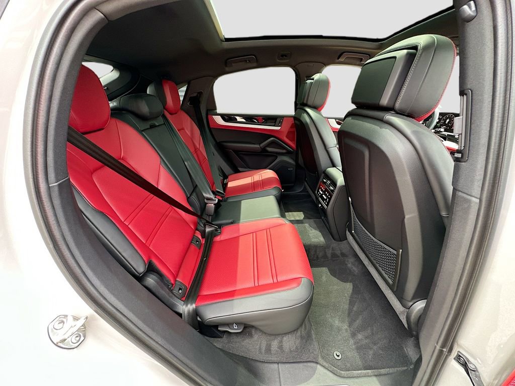 Certified 2026 Porsche Cayenne S AWD/4WD image 29