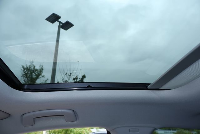 Certified 2022 Volkswagen Jetta SEL image 28