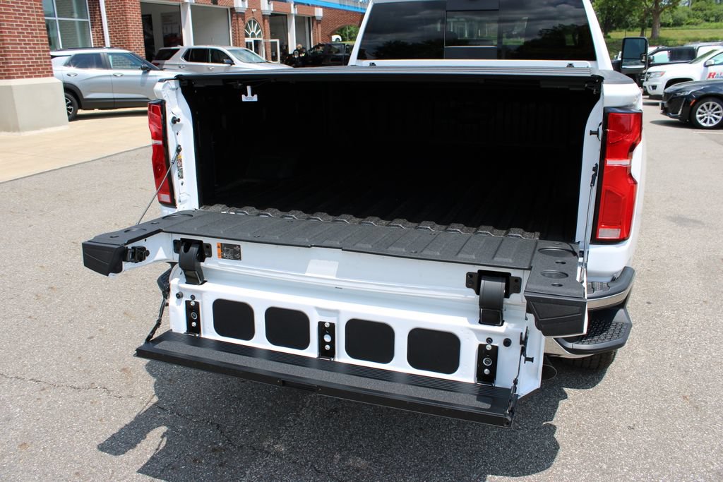 New 2026 Chevrolet Silverado 2500 LTZ w/ LTZ Convenience Package AWD/4WD image 41