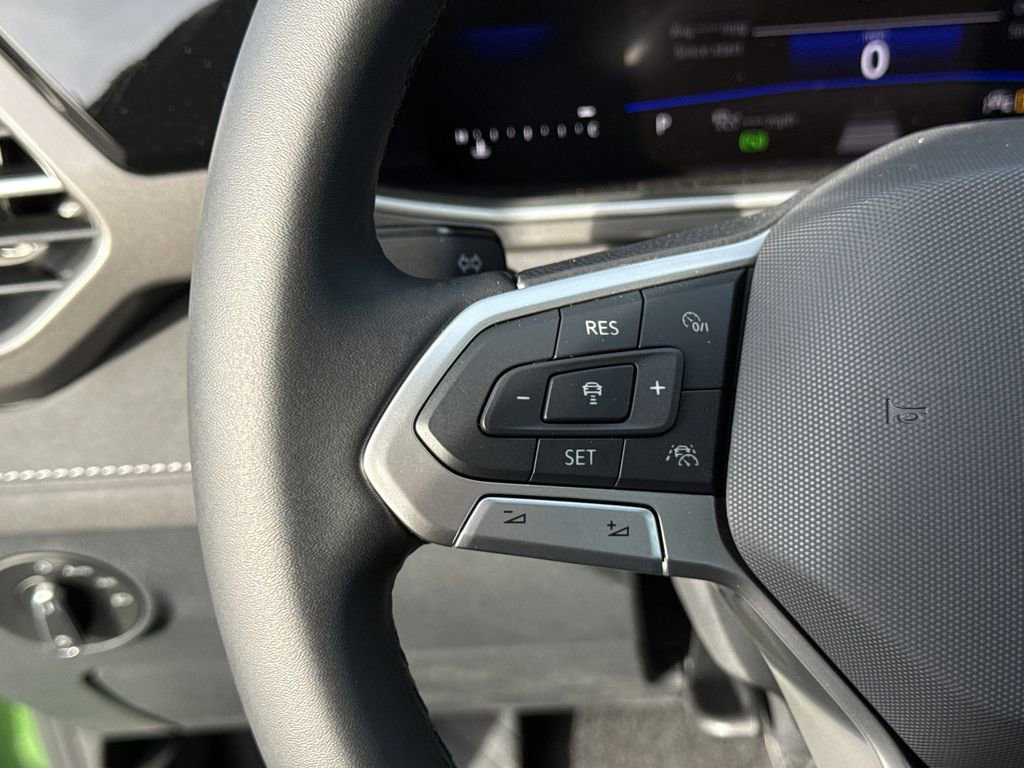 New 2026 Volkswagen Taos SE image 26