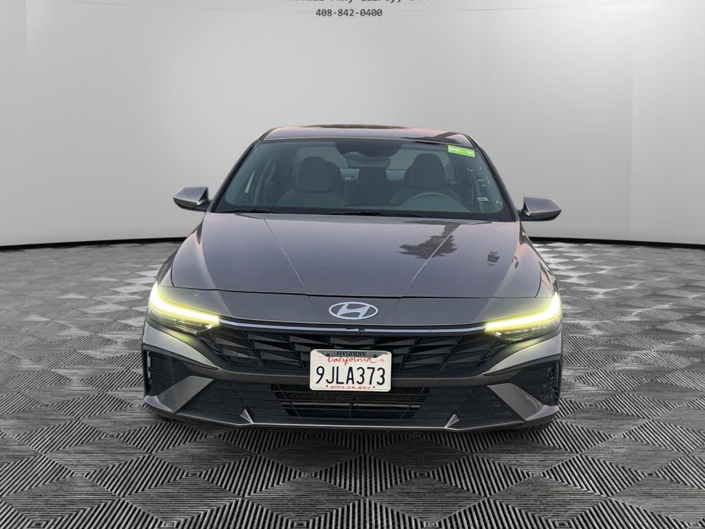 Used 2024 Hyundai Elantra SEL image 2