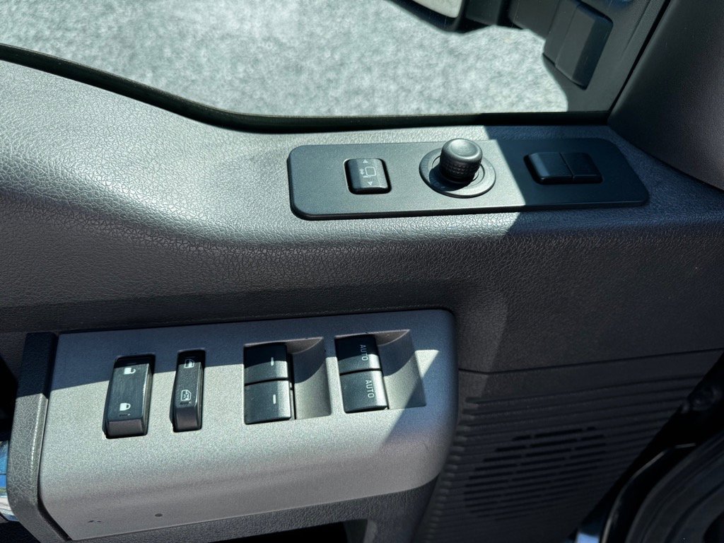 Used 2016 Ford F250 Lariat w/ Chrome Package image 29