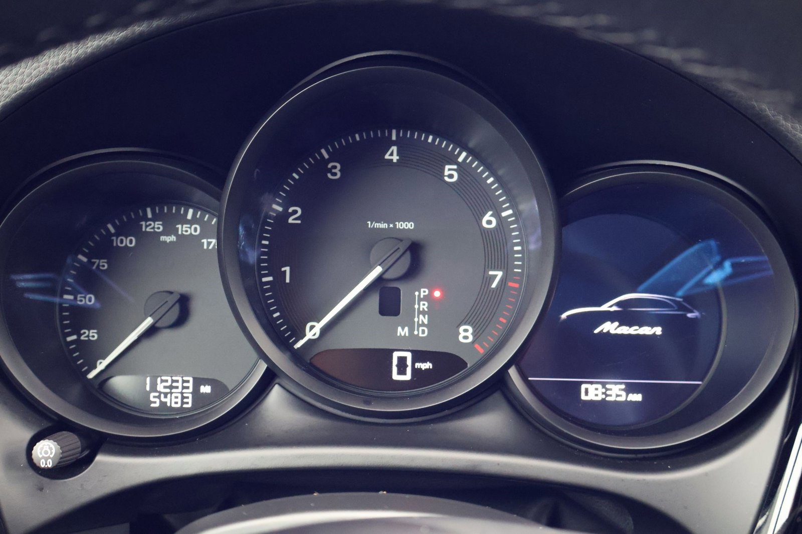 Certified 2025 Porsche Macan image 16