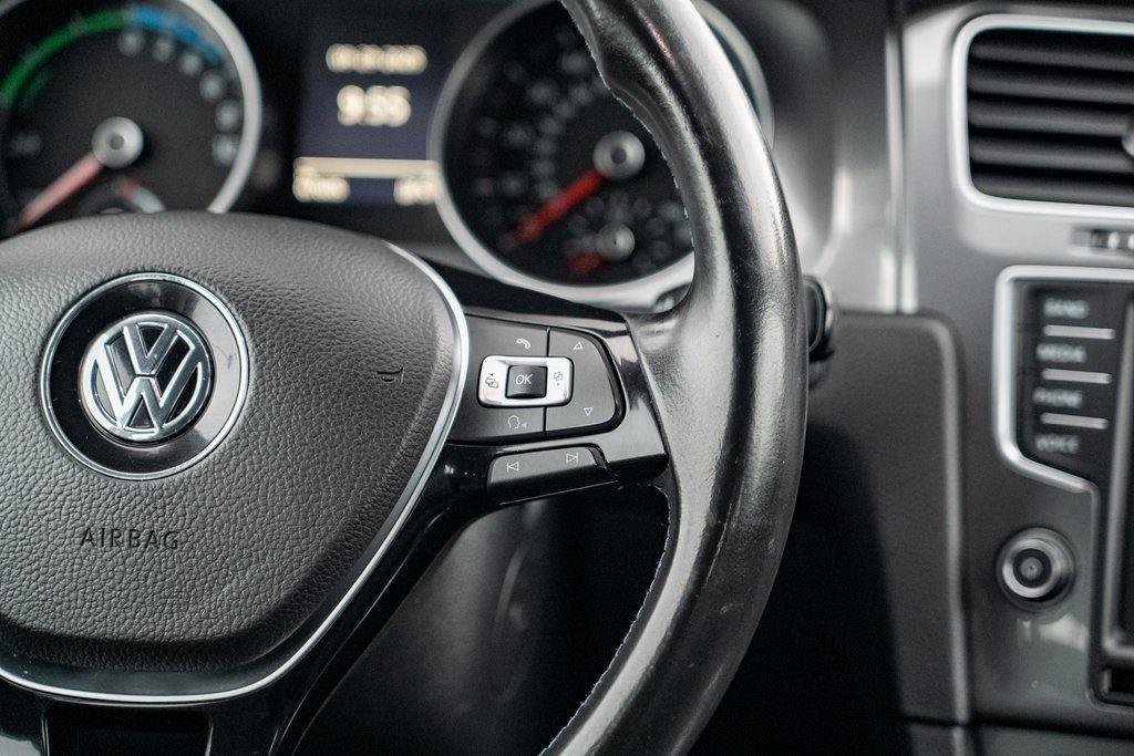 Used 2016 Volkswagen e-Golf SEL Premium image 20