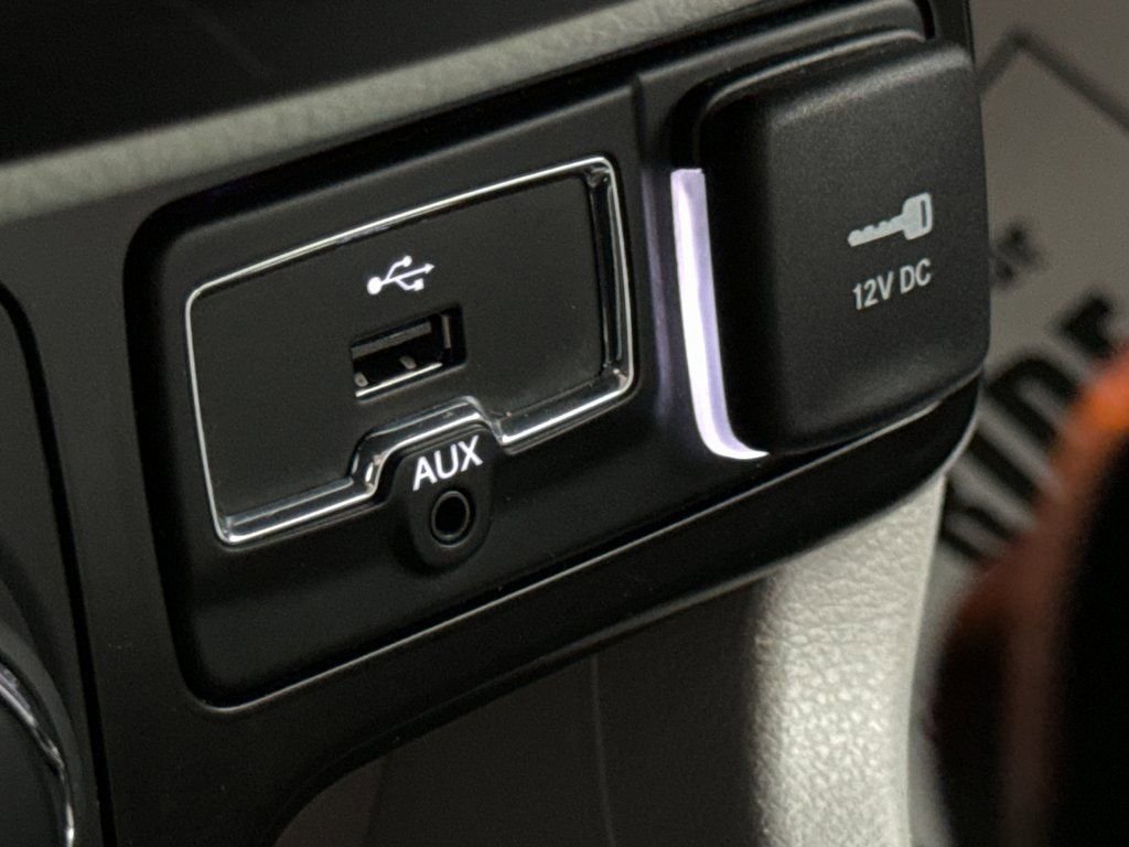 Used 2020 Jeep Renegade Limited w/ LED Lighting Group image 33