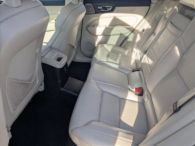 Used 2018 Volvo XC60 T8 Momentum w/ Vision Package image 19