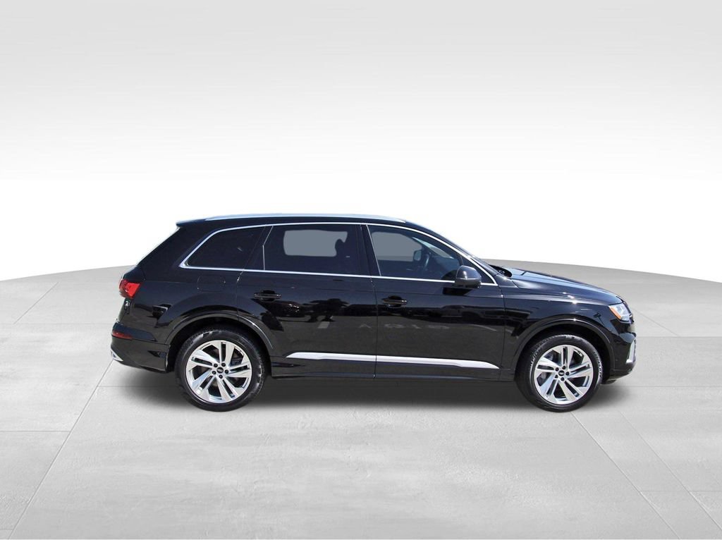 Used 2022 Audi Q7 3.0T Premium Plus w/ Premium Plus Package AWD/4WD image 5