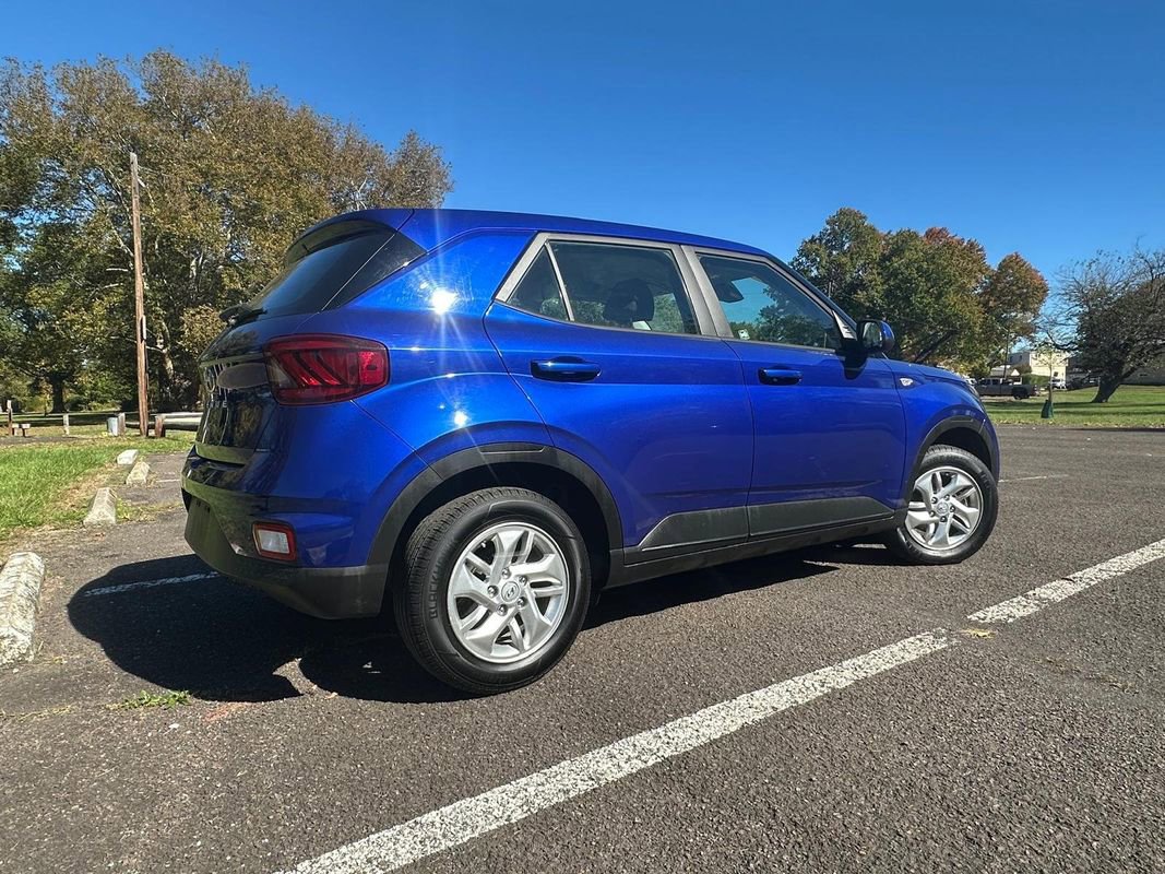 Used 2021 Hyundai Venue SE image 5