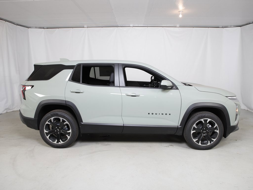 New 2026 Chevrolet Equinox LT w/ Convenience Package II image 2