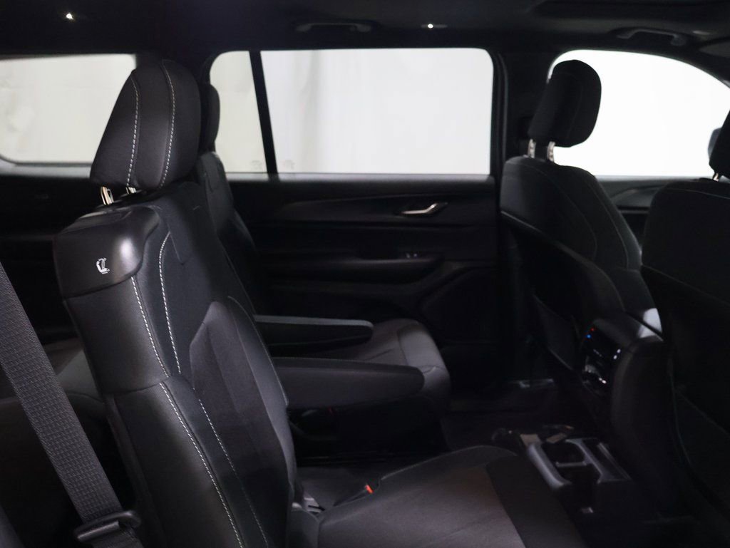 New 2025 Jeep Grand Cherokee L Laredo w/ Luxury Tech Group I image 17