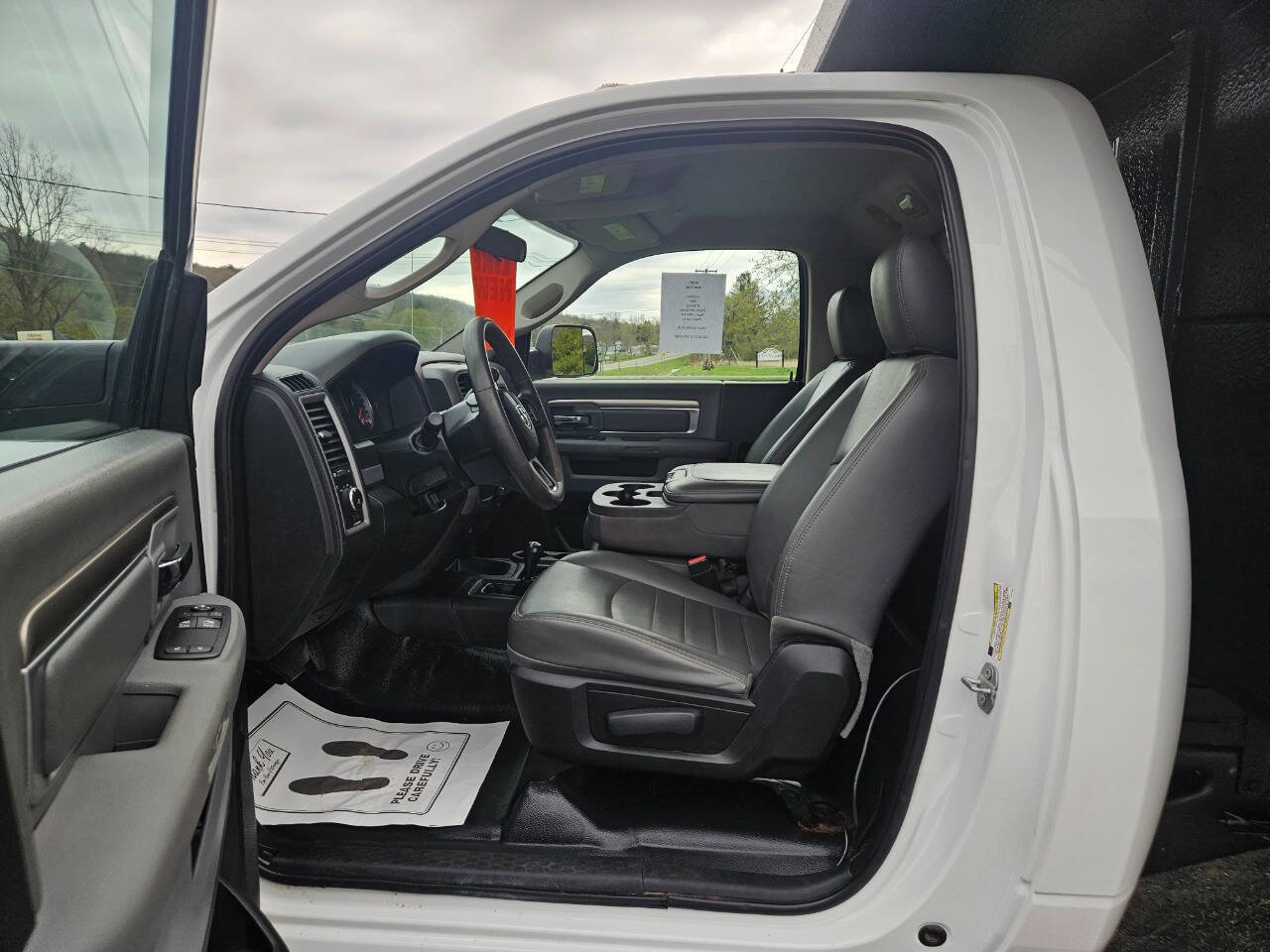 Used 2018 RAM 3500 Tradesman w/ Chrome Appearance Group AWD/4WD image 16