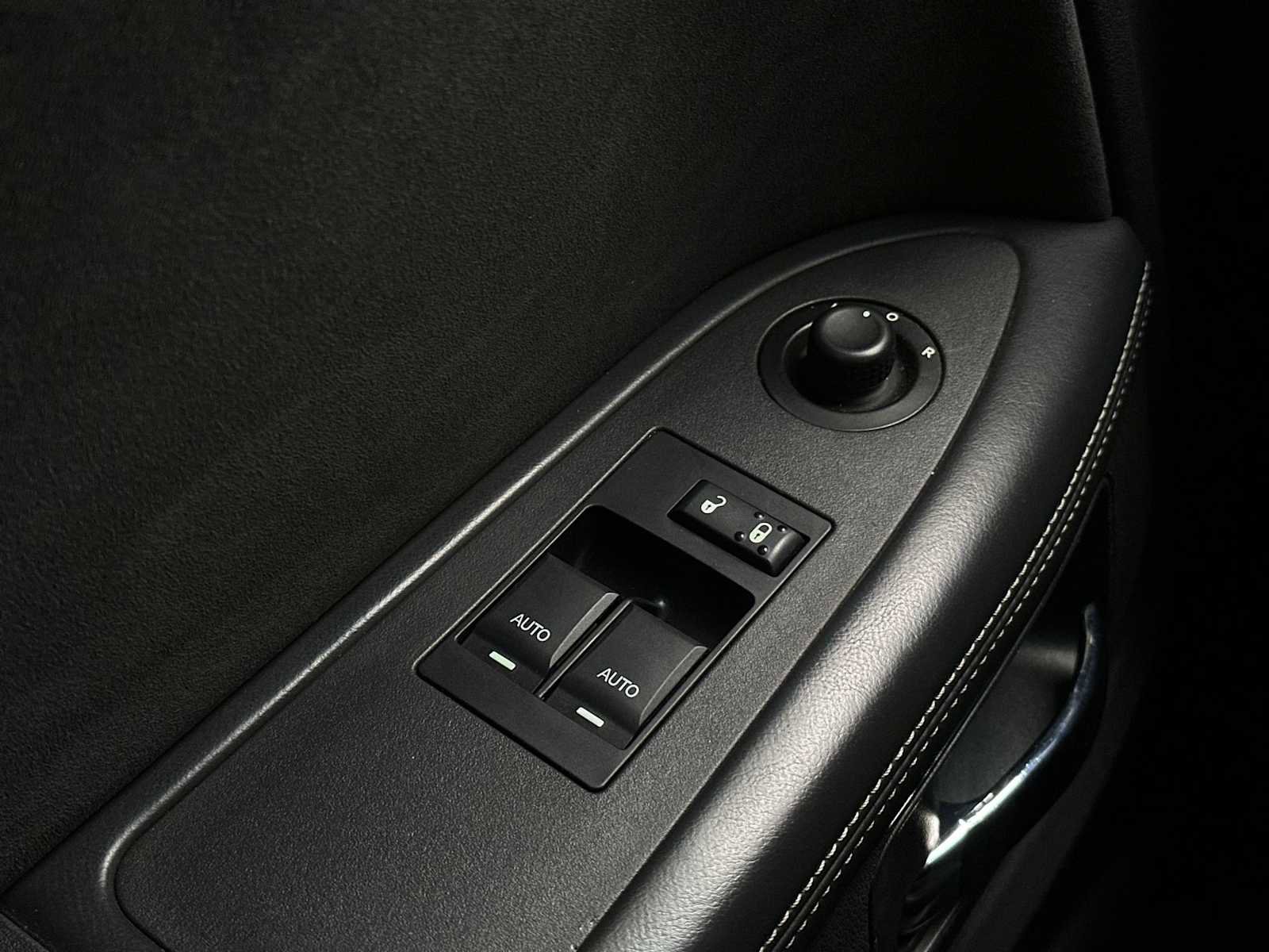 Used 2009 Dodge Challenger SRT8 w/ SRT Option Group II image 15