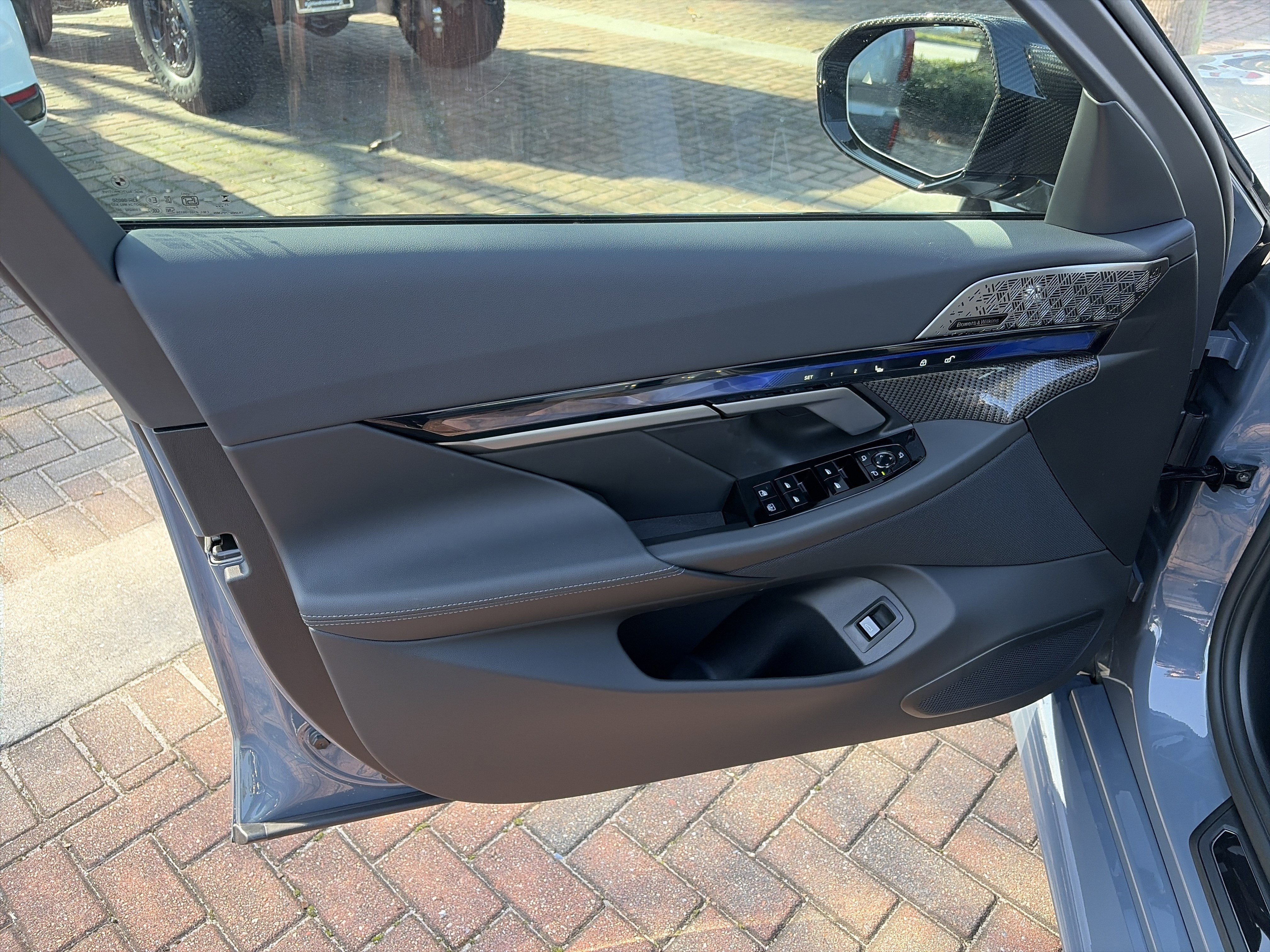 New 2026 BMW M5 w/ Carbon Package image 3