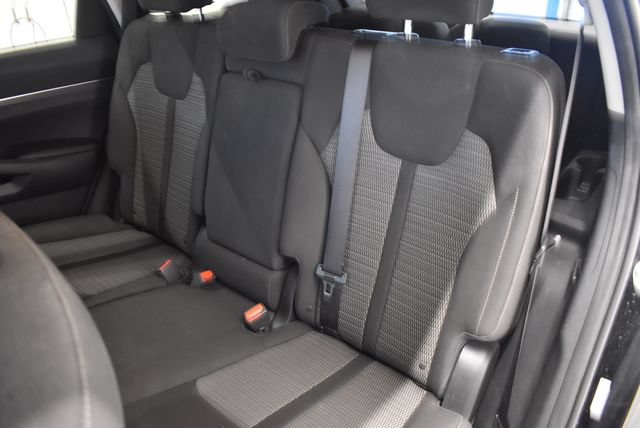 Used 2023 Kia Sorento LX AWD/4WD image 7