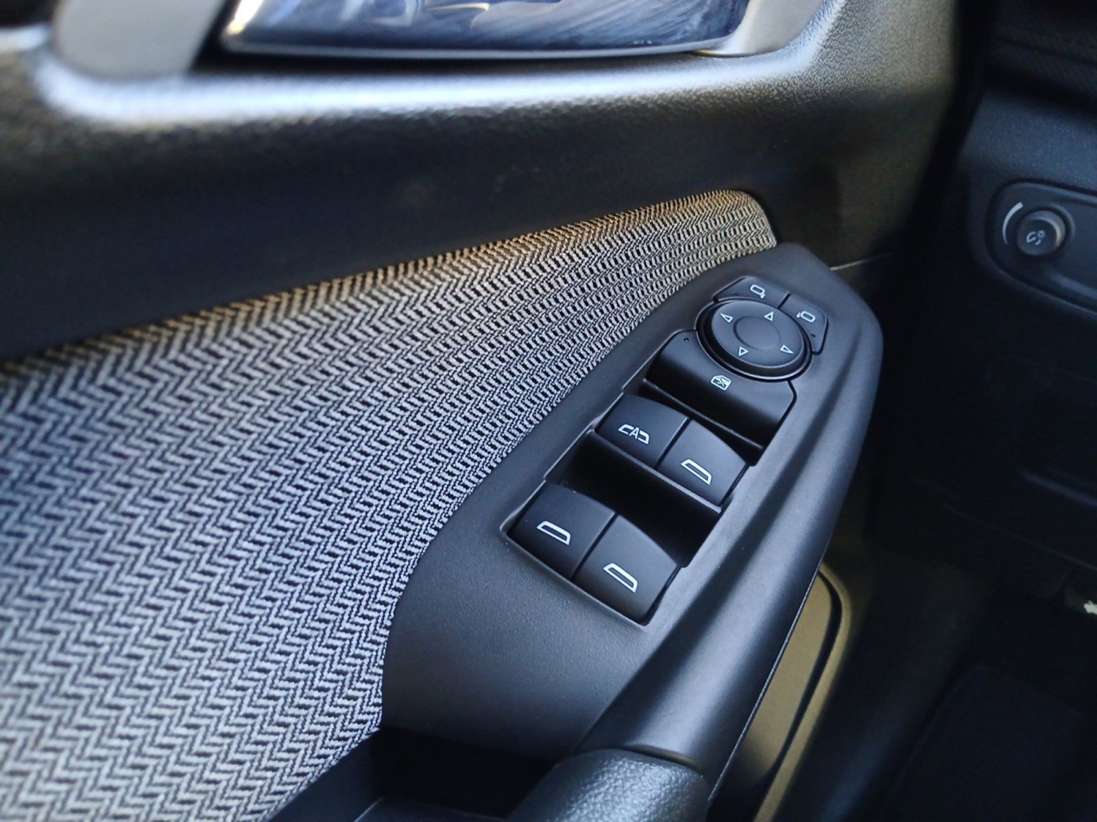 Used 2025 Chevrolet TrailBlazer LS w/ LS Confidence Package image 19