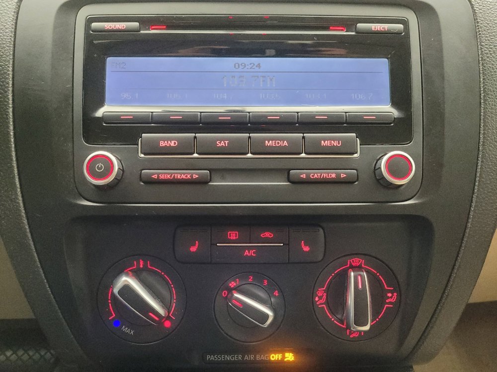 Used 2013 Volkswagen Jetta SE image 25