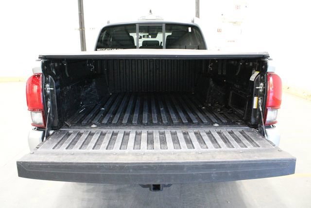 Used 2023 Toyota Tacoma SR AWD/4WD image 39