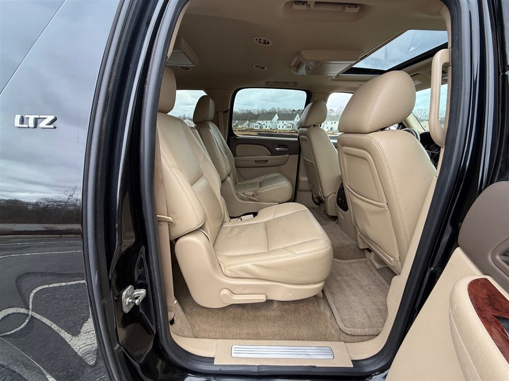 Used 2011 Chevrolet Suburban LTZ image 25