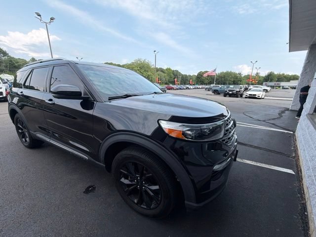 Used 2021 Ford Explorer Limited w/ Equipment Group 301A AWD/4WD image 3